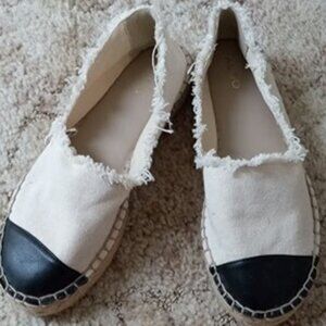 Aldo Women’s Size 8 Ivory Beige w/ Black Leather Cap Toe Espadrilles Shoes